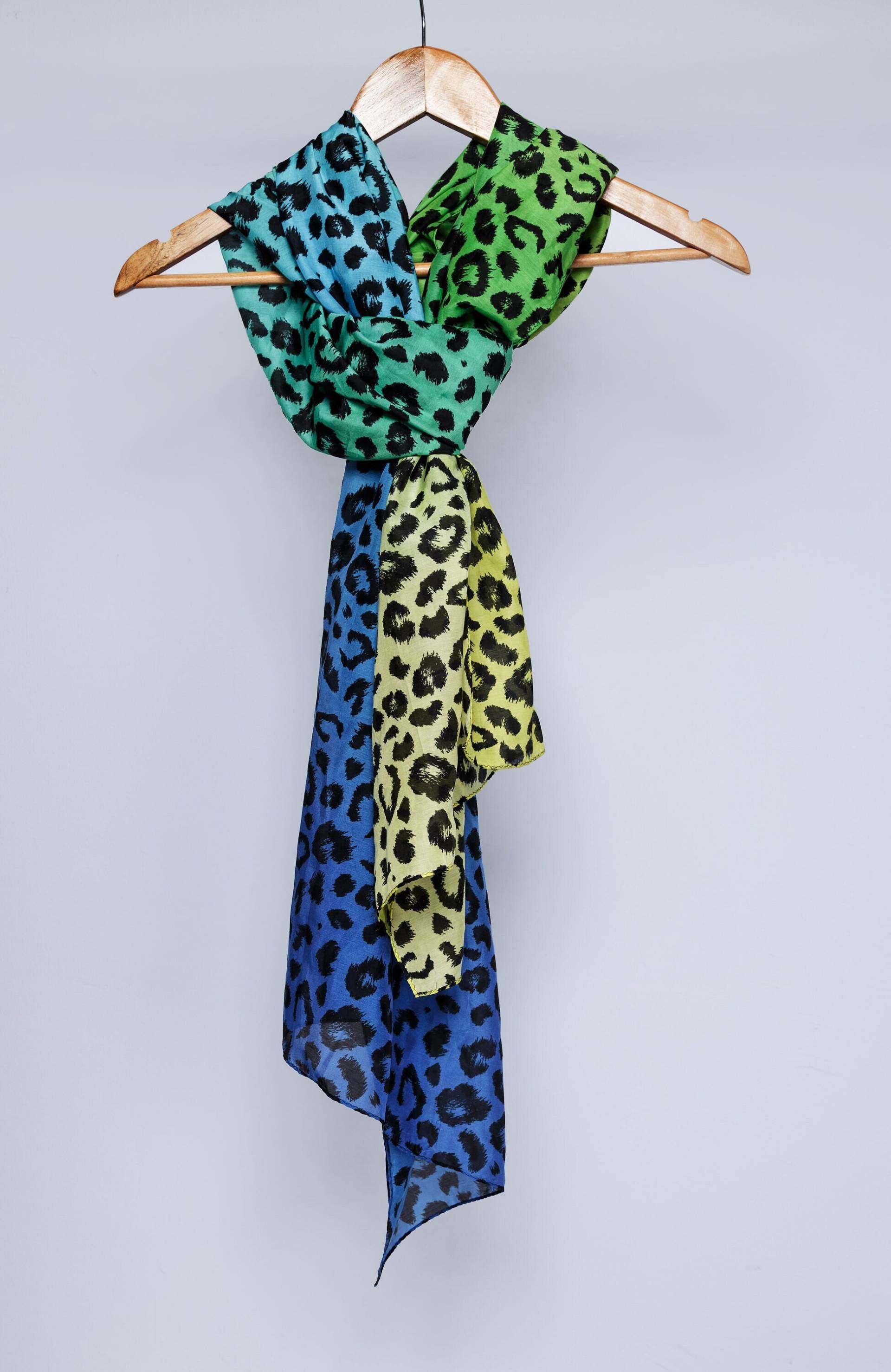 Leopardenmuster Schal Bunter Boho | Leopardenschal Mit Farbverlauf Grün Blau Gelb Designer Halstuch Großer Baumwollschal Seidenschal Leopardenmuster Schal Bunter Boho | Leopardenschal Mit Farbverlauf Grün Blau Gelb Designer Halstuch Großer Baumwollschal Seidenschal von Agoraphobix