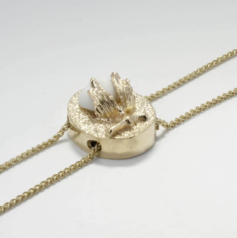 14Kt Gold Baumwollkapsel Armband Hand Geschnitzter Quarz Anhänger 14Kt Gold Baumwollkapsel Armband Hand Geschnitzter Quarz Anhänger von Agrijewelry