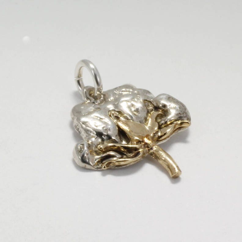 Zweifarbiger Baumwollkapseln Anhänger 14Kt Gold & Sterling Silber Zweifarbiger Baumwollkapseln Anhänger 14Kt Gold & Sterling Silber von Agrijewelry