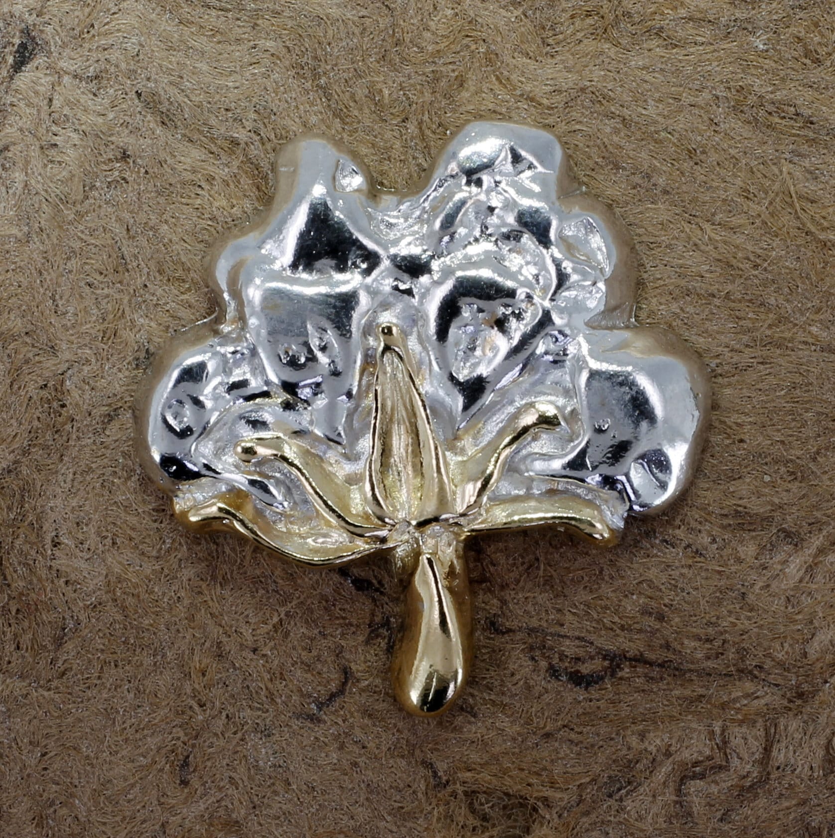 Gold & Silber Baumwoll Boll Krawatte Tack Vermeil Anstecknadel von Agrijewelry