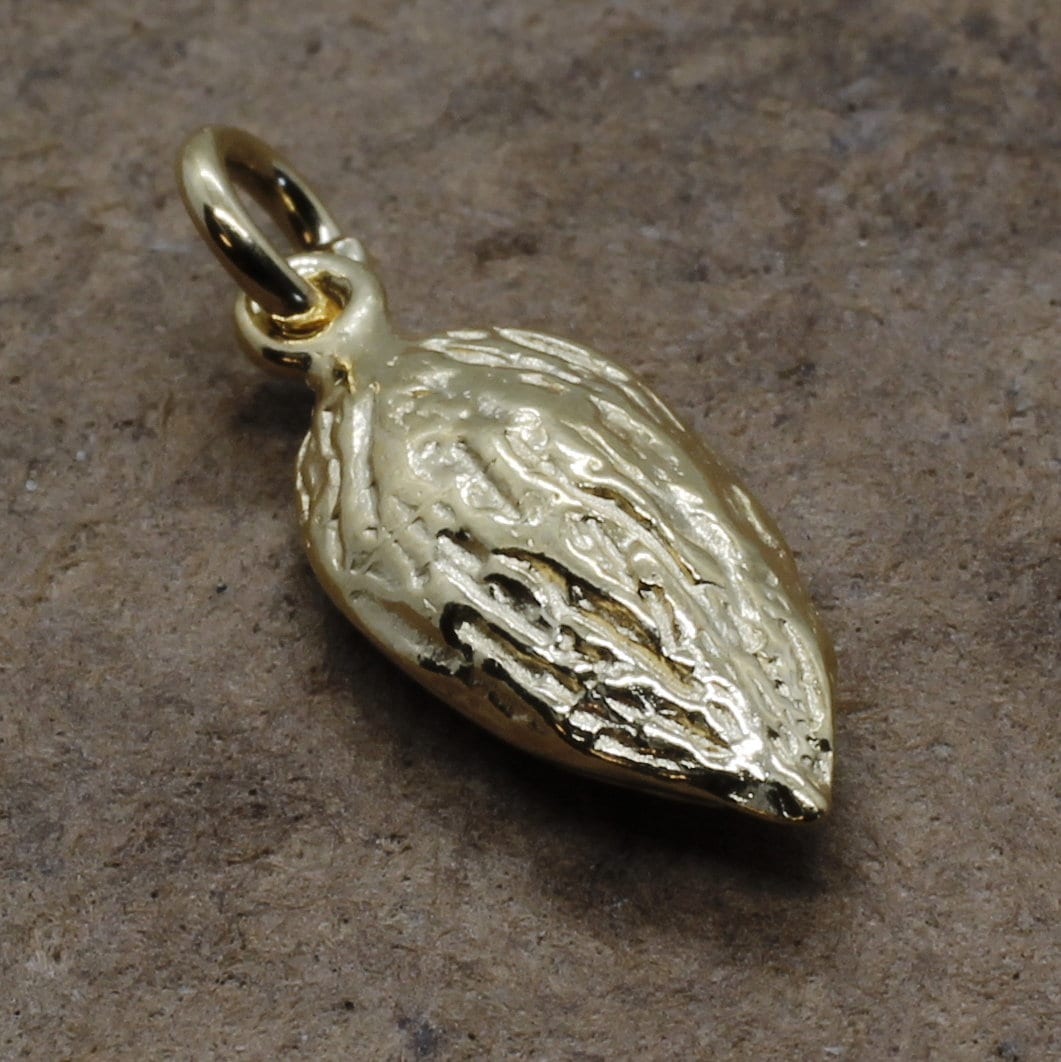 14Kt Gold Vermeil Mandel Charme Hand Geschnitzt Alle Edelmetalle von Agrijewelry
