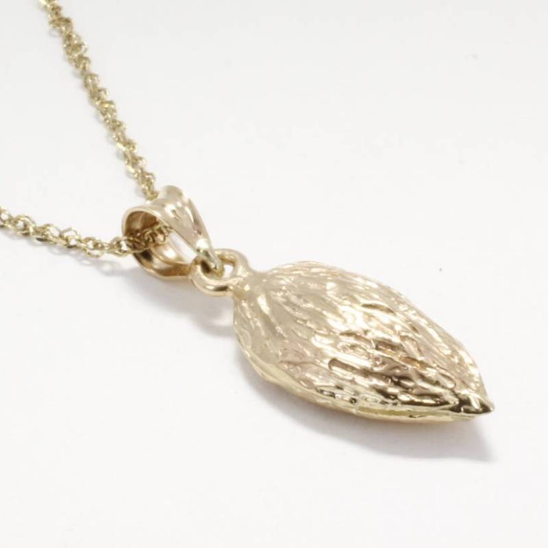 14Kt Gold Mandel Halskette Petite California Almond Anbauer Geschenk von Agrijewelry