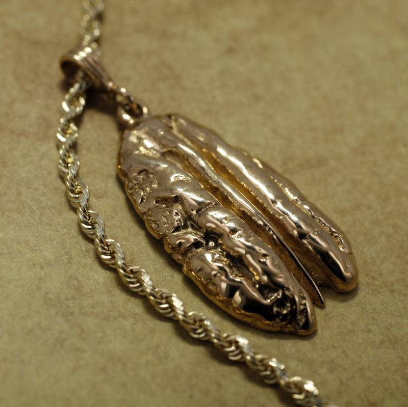 14Kt Gold Pecan Anhänger Halskette Jumbo Größe, Diamond Cut Seil Kette 14Kt Gold Pecan Anhänger Halskette Jumbo Größe, Diamond Cut Seil Kette von Agrijewelry