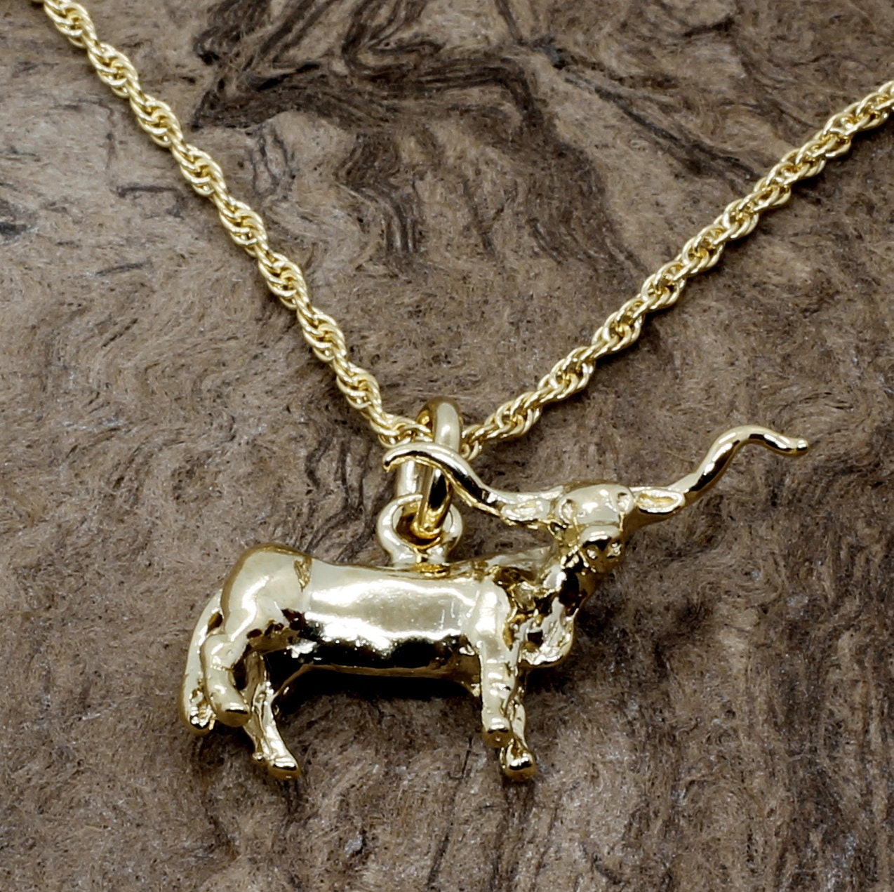 Gold Texas Longhorn Halskette Aus 14Kt Vermeil Steer Jewelry Gold Texas Longhorn Halskette Aus 14Kt Vermeil Steer Jewelry von Agrijewelry