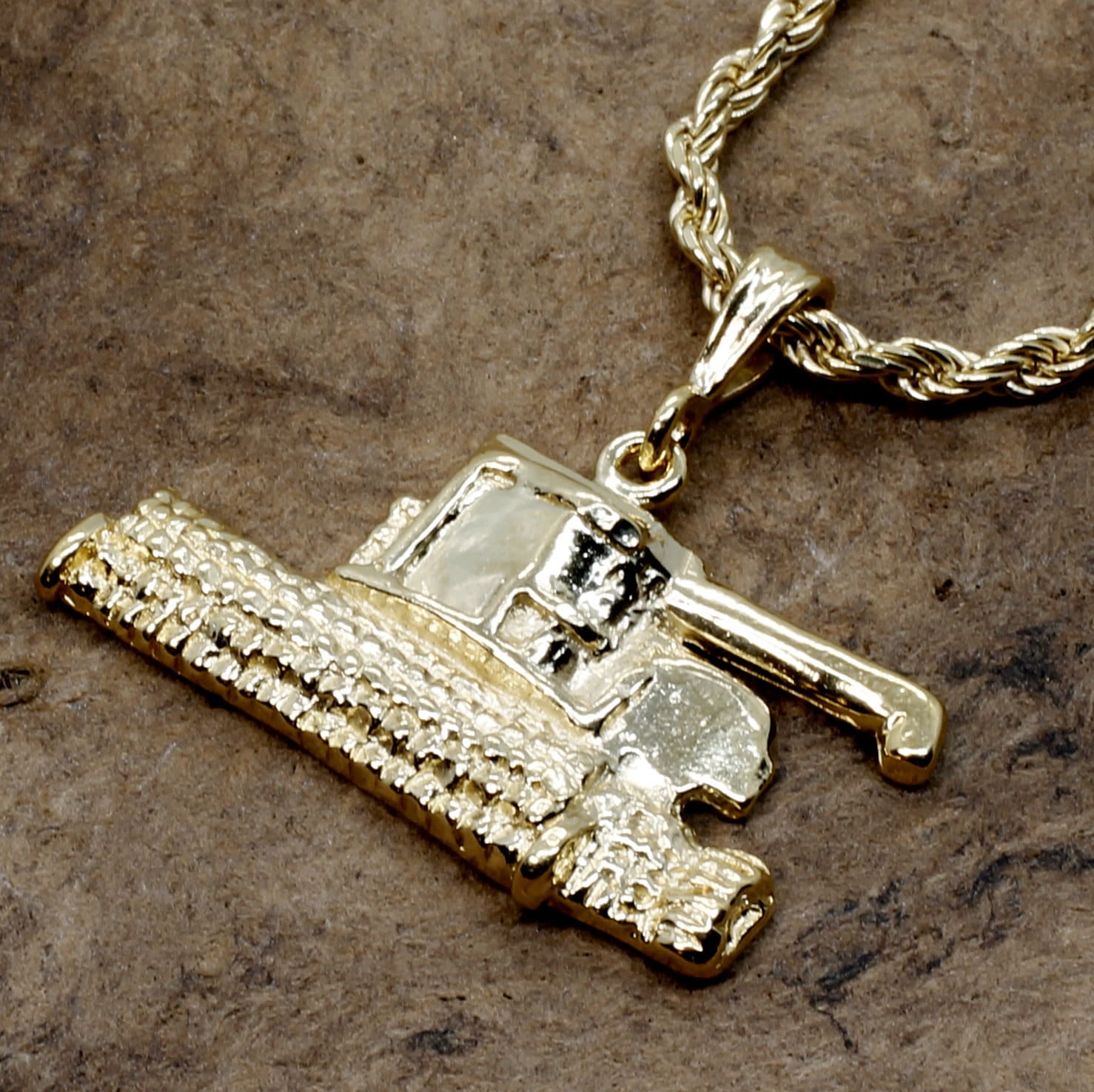 Gold Vermeil Mähdrescher Halskette Bauer Schmuck Geschenk, Alle Edelmetalle von Agrijewelry