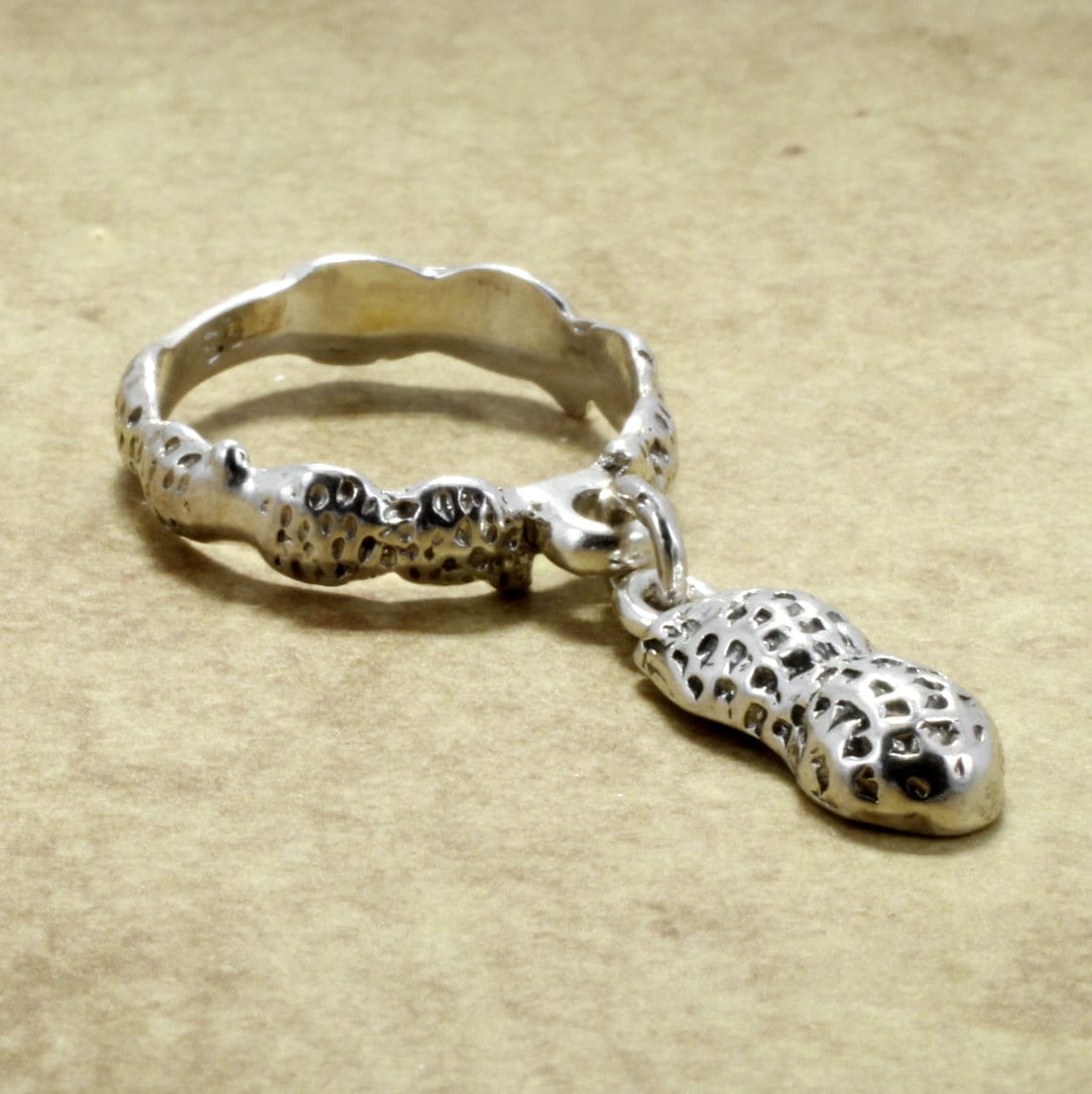 925 Silber Erdnuss Ring Einzigartiges Design 925 Silber Erdnuss Ring Einzigartiges Design von Agrijewelry