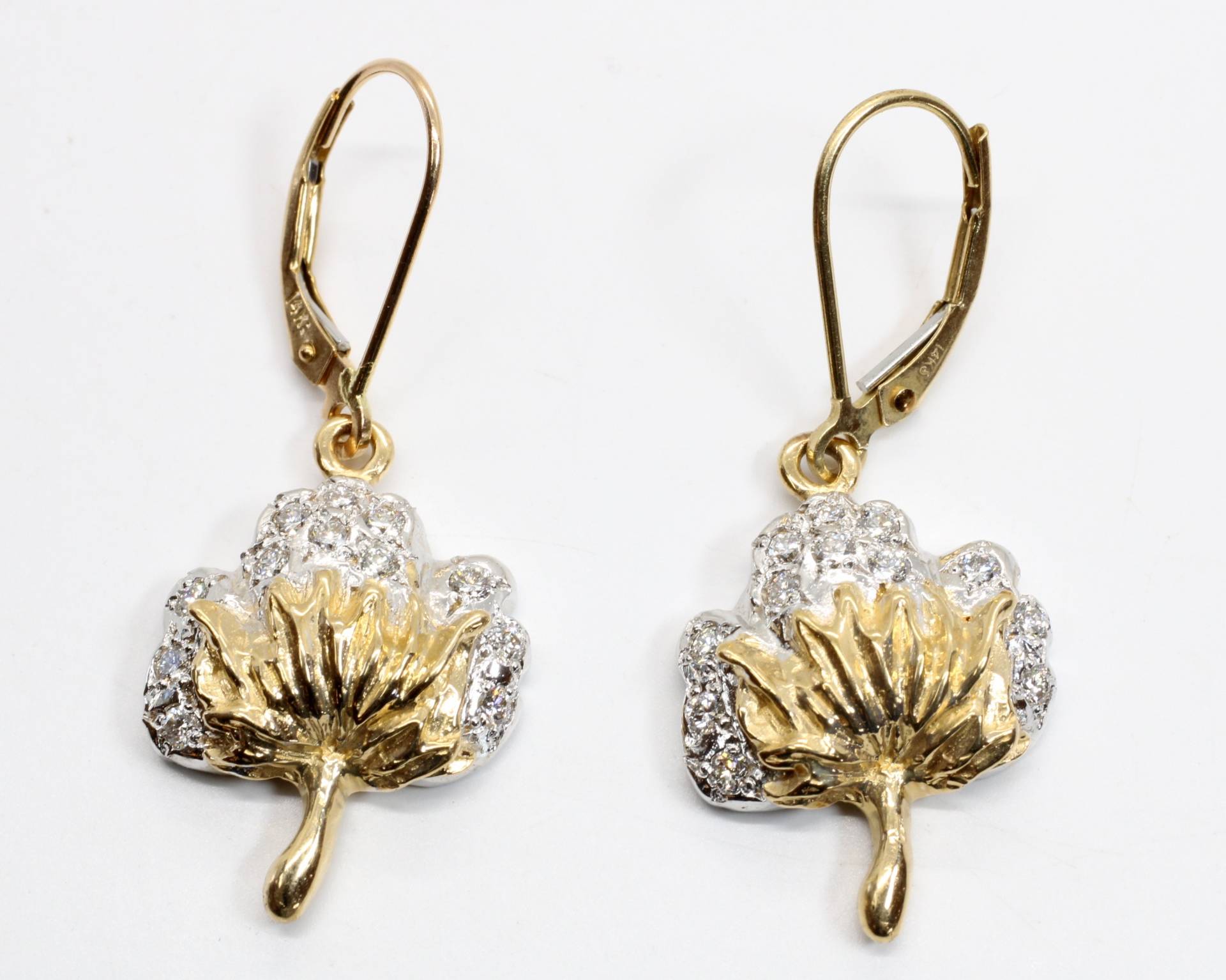 14Kt Gold Diamant Cotton Boll Ohrringe 2. Jahrestag 14Kt Gold Diamant Cotton Boll Ohrringe 2. Jahrestag von Agrijewelry