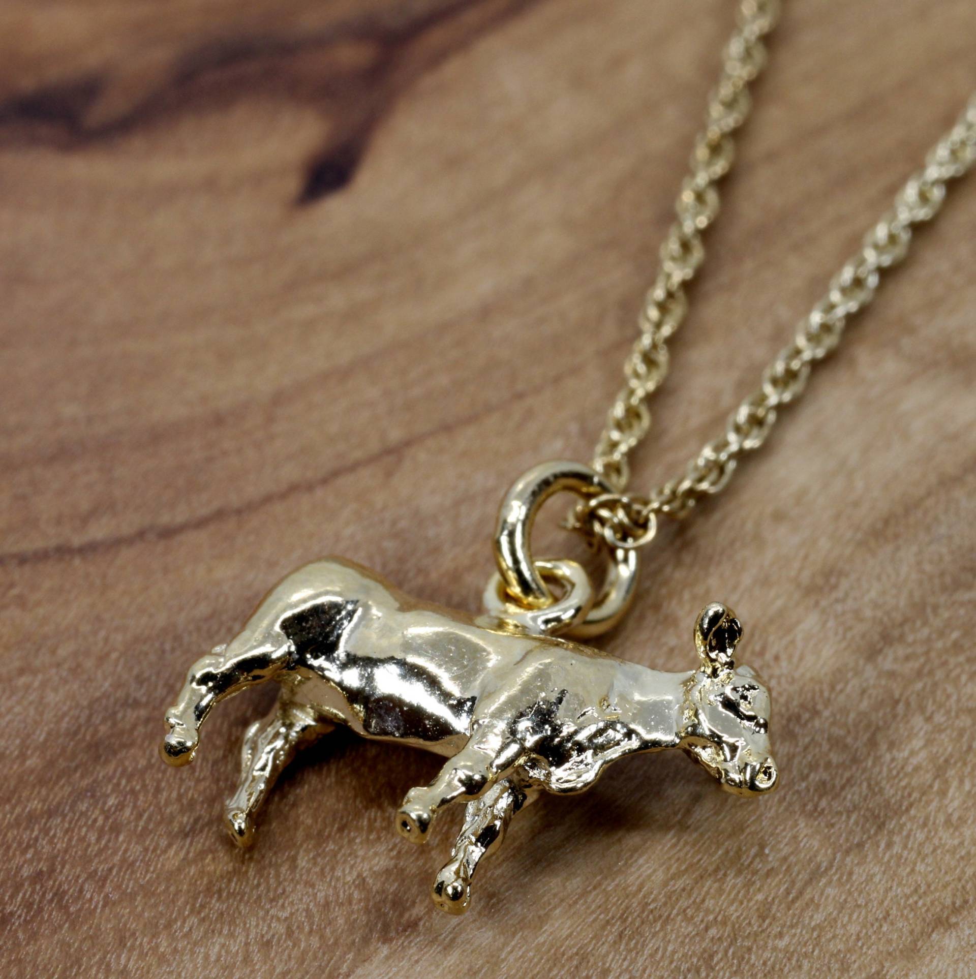 Gold Vermeil Färse Halskette Hand Geschnitzte Rinder Schmuck Alle Edelmetalle Gold Vermeil Färse Halskette Hand Geschnitzte Rinder Schmuck Alle Edelmetalle von Agrijewelry