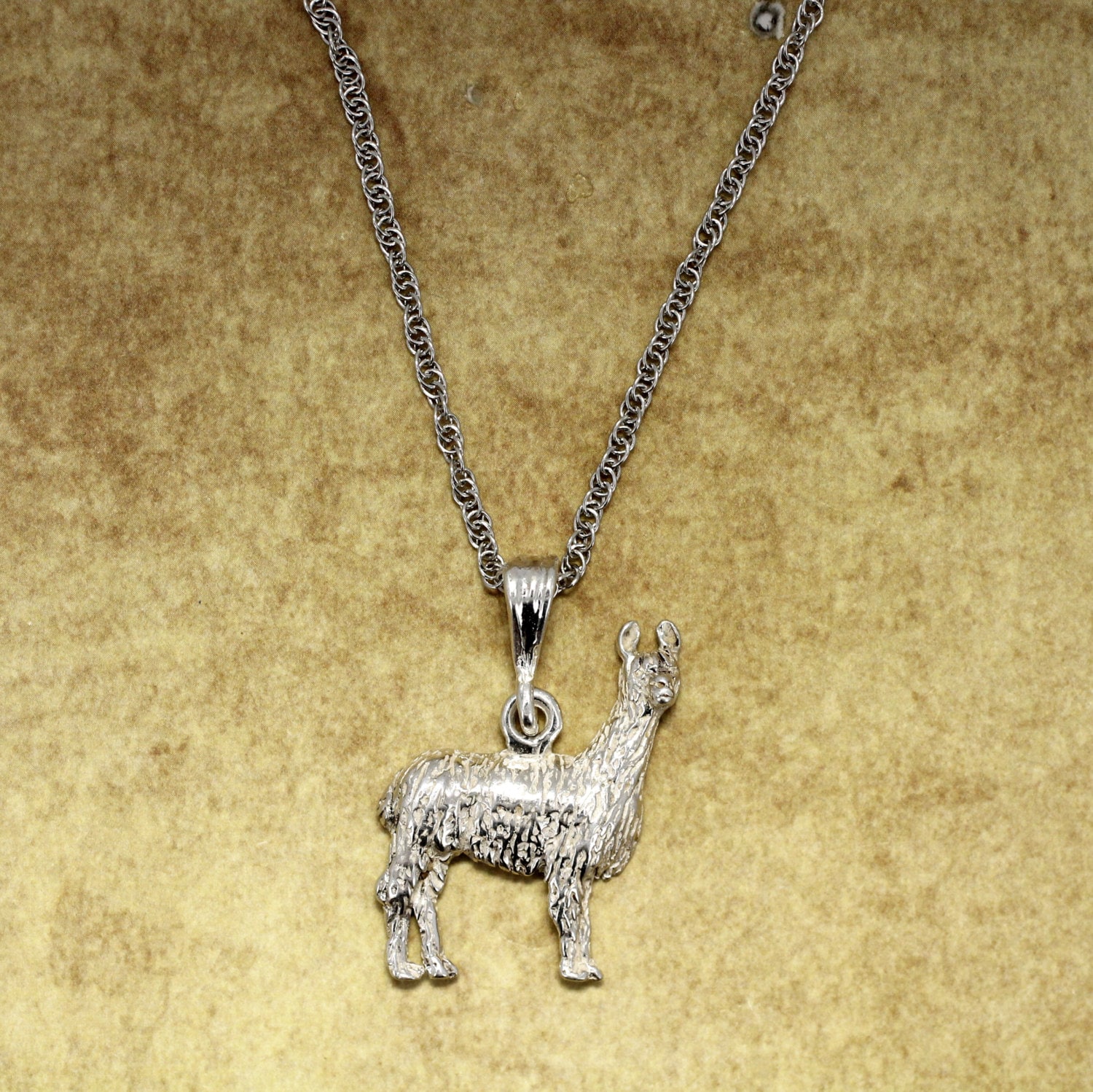 sterling Silber Lama Halskette Hand Sculpted Flaumig Fleece, 18 "Kette sterling Silber Lama Halskette Hand Sculpted Flaumig Fleece, 18 "Kette von Agrijewelry