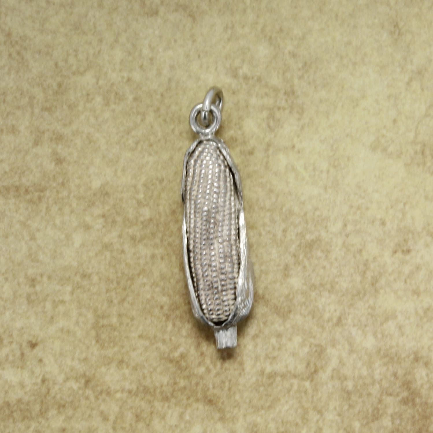 sterling Silber Maiskolben Anhänger Hand Geschnitzter 3D Anhänger sterling Silber Maiskolben Anhänger Hand Geschnitzter 3D Anhänger von Agrijewelry