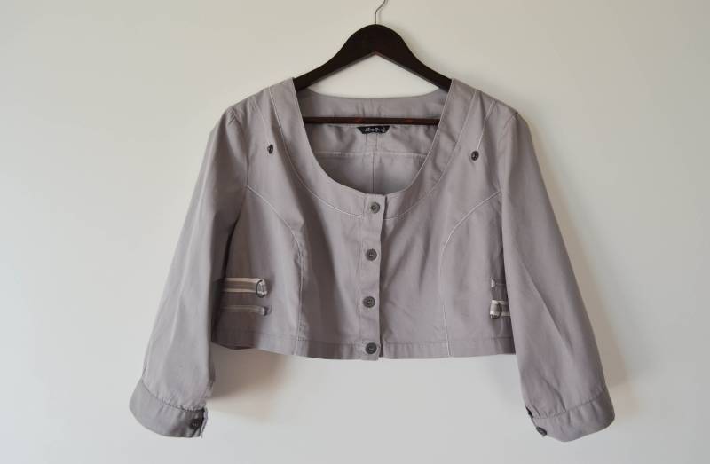 Blass Grau Baumwolle Frauen Kurze Jacke Leichte Sommer Vintage Poly Frau Luxus Abgeschnitten Kurz Halb Ärmel Jack von AgritasVintage