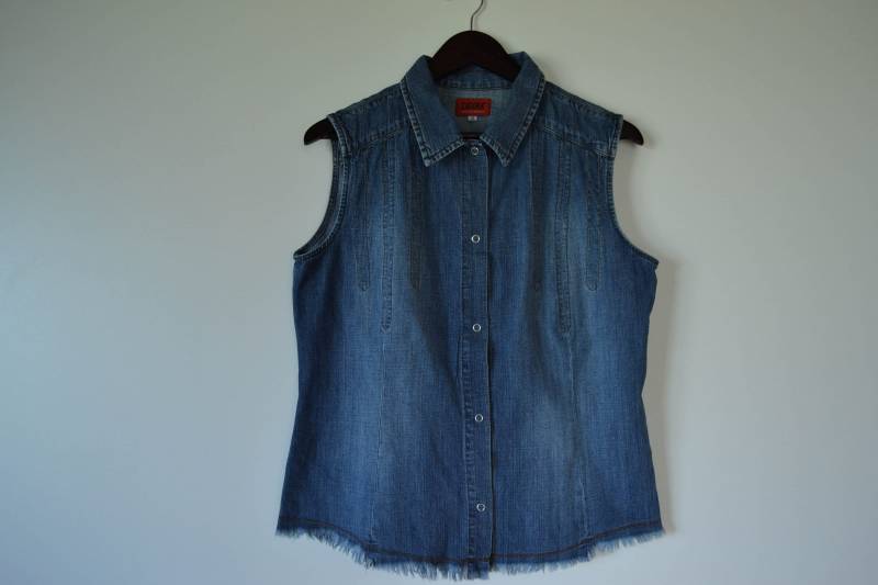 Jeans Hemd Zuknöpfen Frauen Sommer Shirt Dünne Blaue Home Leichte Bluse Ärmelloses Geschenk Für Ihre Größe Medium von AgritasVintage