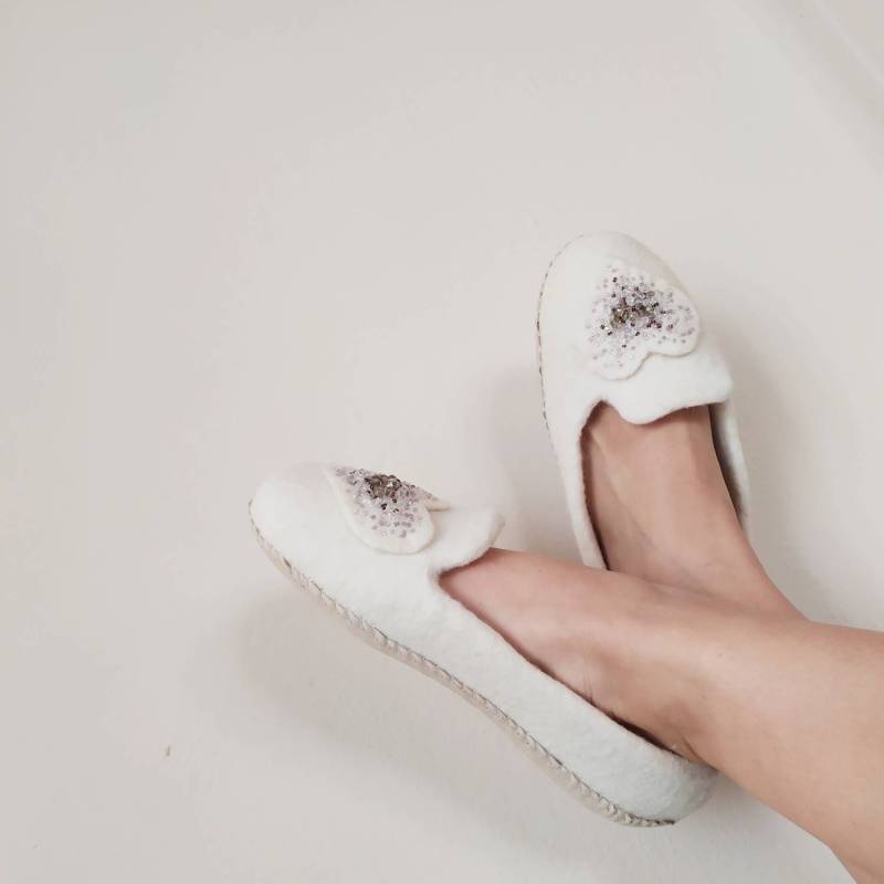 Gefilzte Hausschuhe Für Frauen, Öko-Schuhe, Wollschuhe Aus Bio-Wolle, Geschenk Frau, Handgemachte Umweltfreundliche von AhClementina