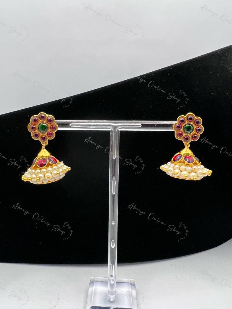 Jhimki Kids - Handgemachte Wunderschöne Jhumka Ausgefallene Braut-Jhumka Mit Kemp-steinen in Verschiedenen Farben Und Designs Made India von AharyaOnlineShop