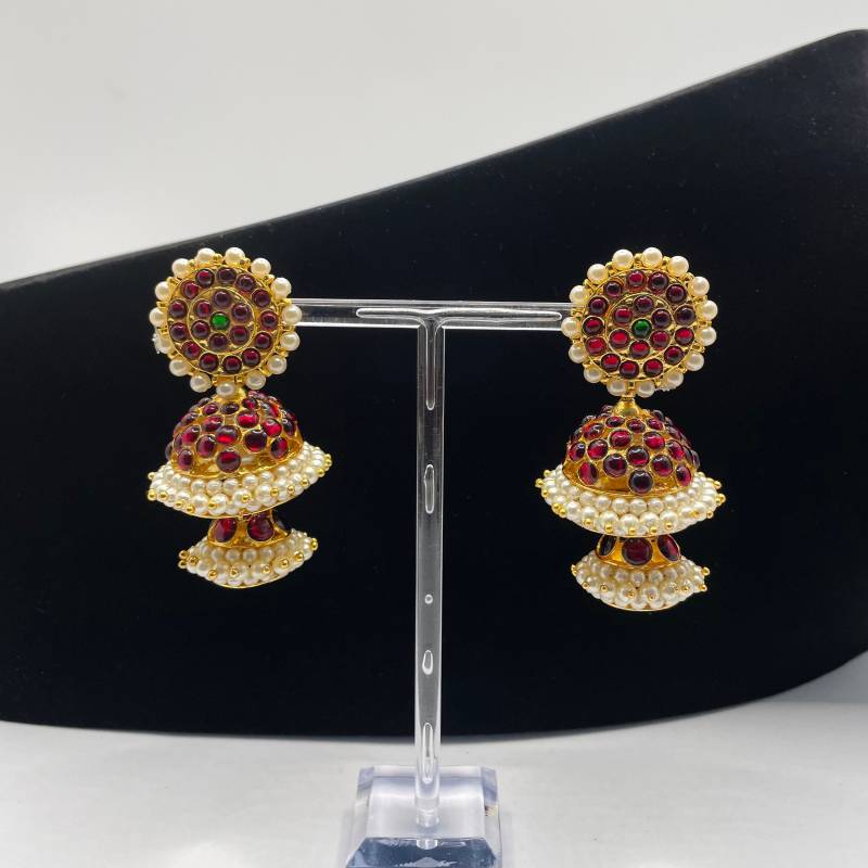 Lakshmy - Handgefertigte Jhumka Ausgefallene Braut-Jhumka Mit Kemp-steinen in Verschiedenen Farben Und Designs Made India von AharyaOnlineShop