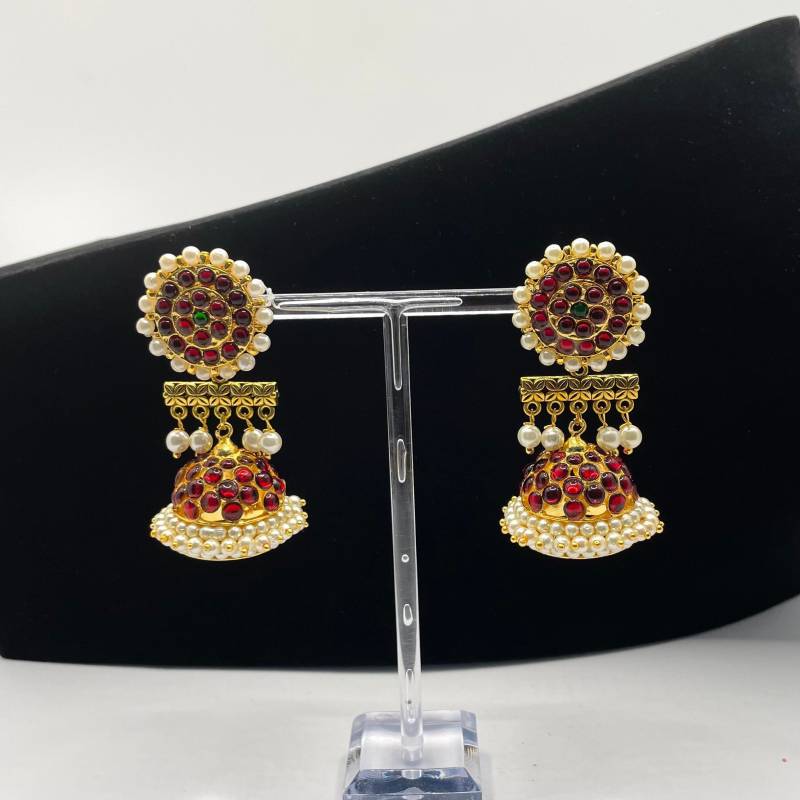 Swaathi - Handgemachte Schöne Jhumka Braut-Jhumka Mit Kemp Steinen in Verschiedenen Farben Wählbar Made India von AharyaOnlineShop
