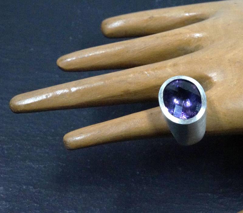 Amethyst Ring in Silber, Oval Und Gross von AhiloDesign