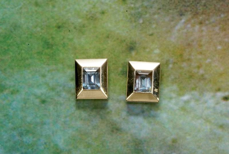 Aquamarin Ohrstecker Mit Fassung in Gold. Sonderpreis von AhiloDesign