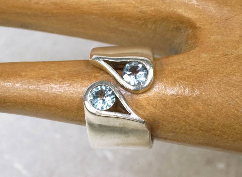 Aquamarin Ring Mit Breiter Schiene von AhiloDesign