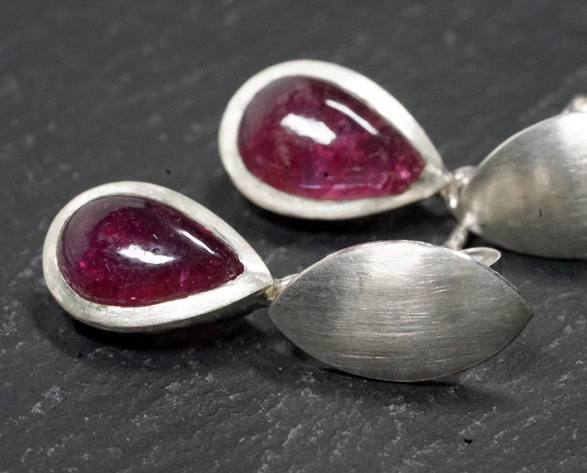 Hängeohrringe, Granat von AhiloDesign