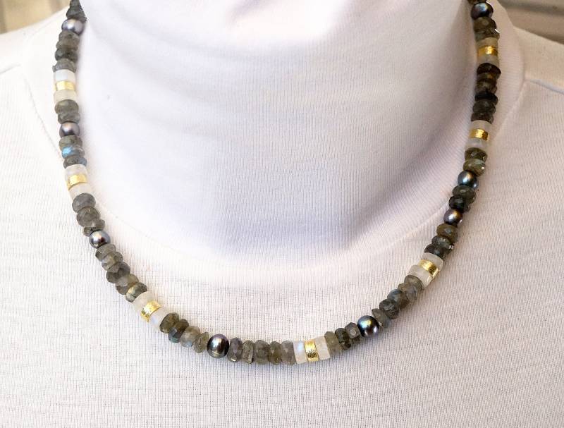 Labradorit-Mondstein Kette Mit Grauen Süsswasserperlen von AhiloDesign