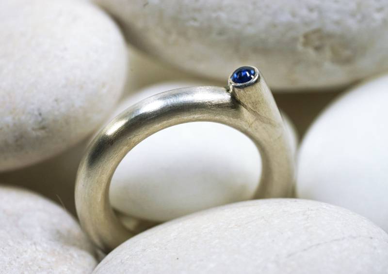 Saphir Ring Unkonventionell Safir von AhiloDesign