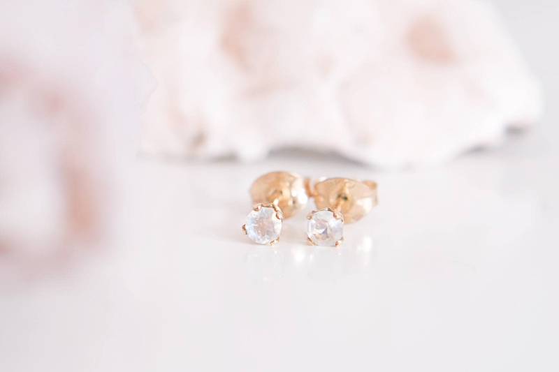 Mondstein Ohrstecker/14K Gold Filled Sterling Silber Juni Geburtsstein Ohrring Geschenk Für Sie von AhneJewelry