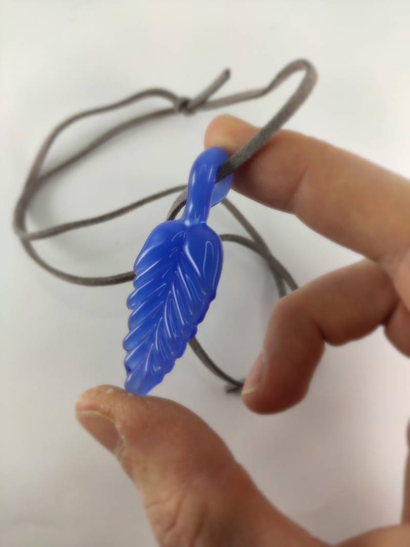Glas Anhänger in Blatt Form von AhoiGlas