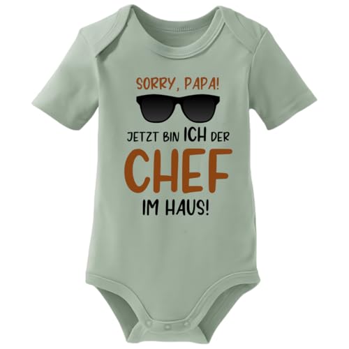 Ahoiikids Lustiger Baby-Body - 'Sorry Papa, Ich Bin Der Chef' - Unisex Baby Strampler, Geschenkidee für Jungen & Mädchen, Weicher Baumwoll-Body, Baby Outfit von Ahoiikids