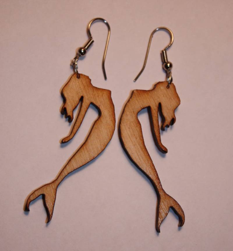 Holz Ohrringe - Laser Cut Meerjungfrau Holz Ohrringe - Laser Cut Meerjungfrau von AiLaserDesign