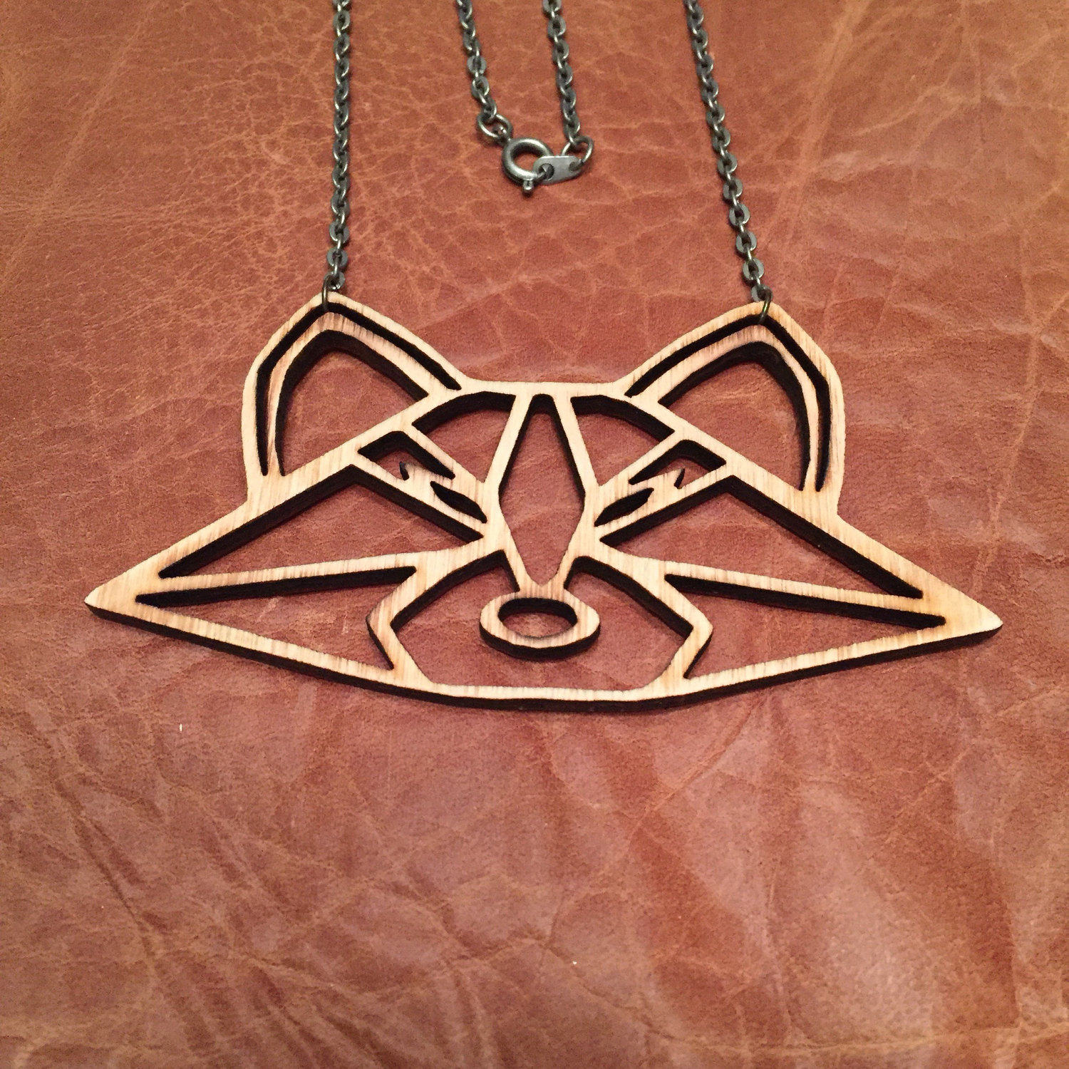 Laser-Cut Holz Waschbär Halskette von AiLaserDesign