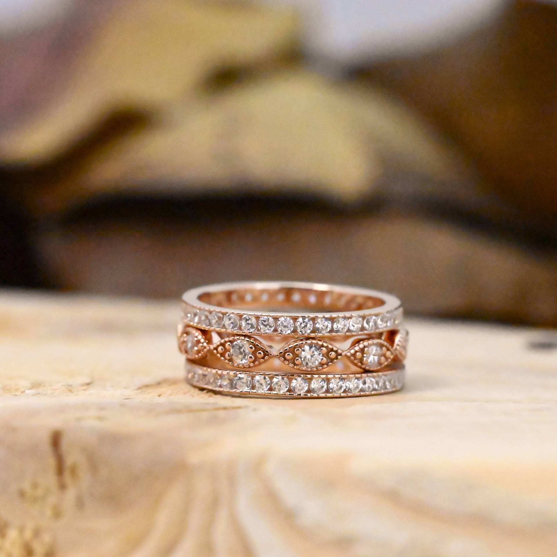 Art Deco Rose Gold Stapelbare Ring Set, Gemischte Eternity Brilliant Cut & Pave Set Diamant Stapel, Ehering Geschenk Für Sie von AiaJewelryUS