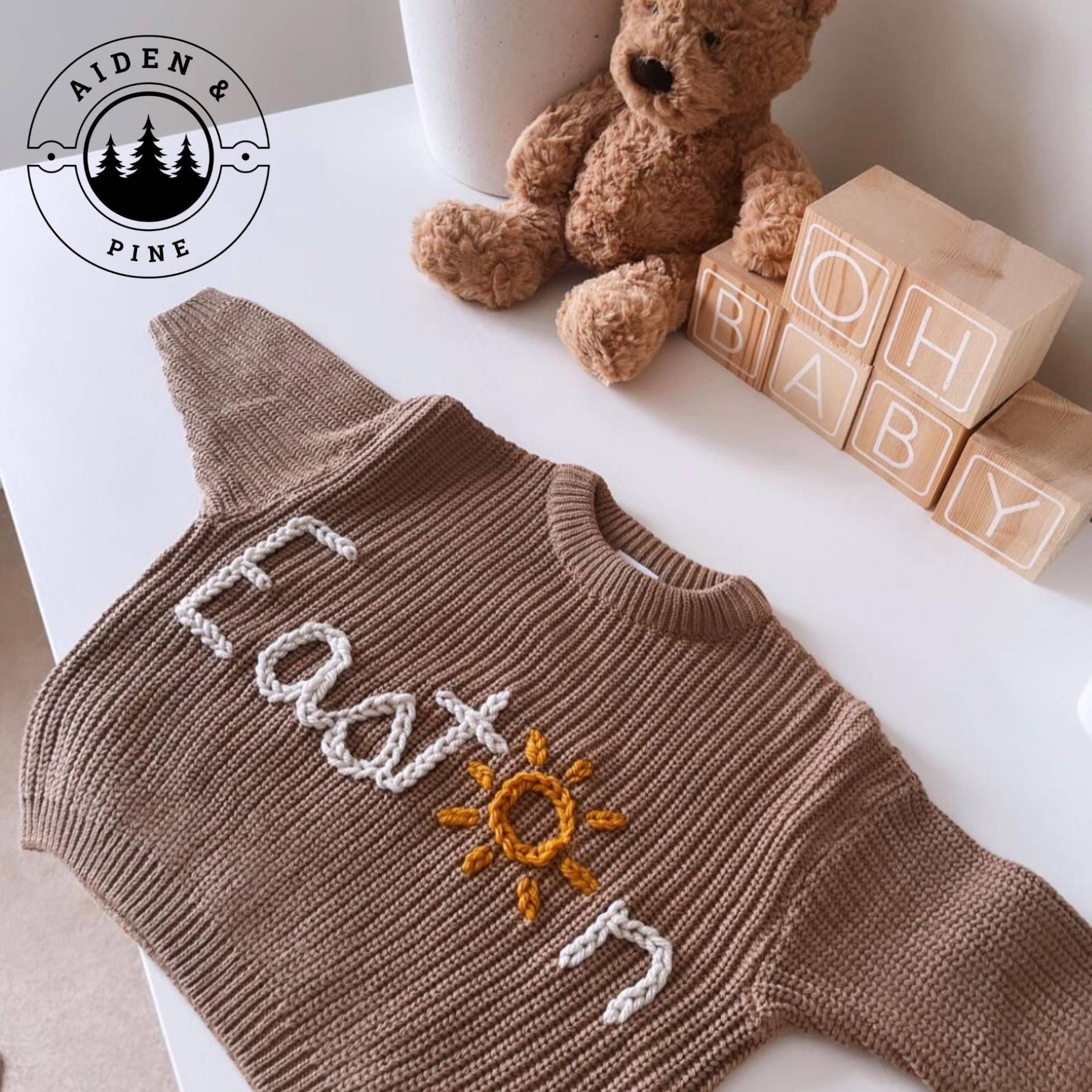 Personalisierter Babypullover - Handgestickter Name Strickpullover Mit Namen Baby Outfit Einzigartiges Geschenk Babyparty Personalisierter Babypullover - Handgestickter Name Strickpullover Mit Namen Baby Outfit Einzigartiges Geschenk Babyparty von AidenandPine