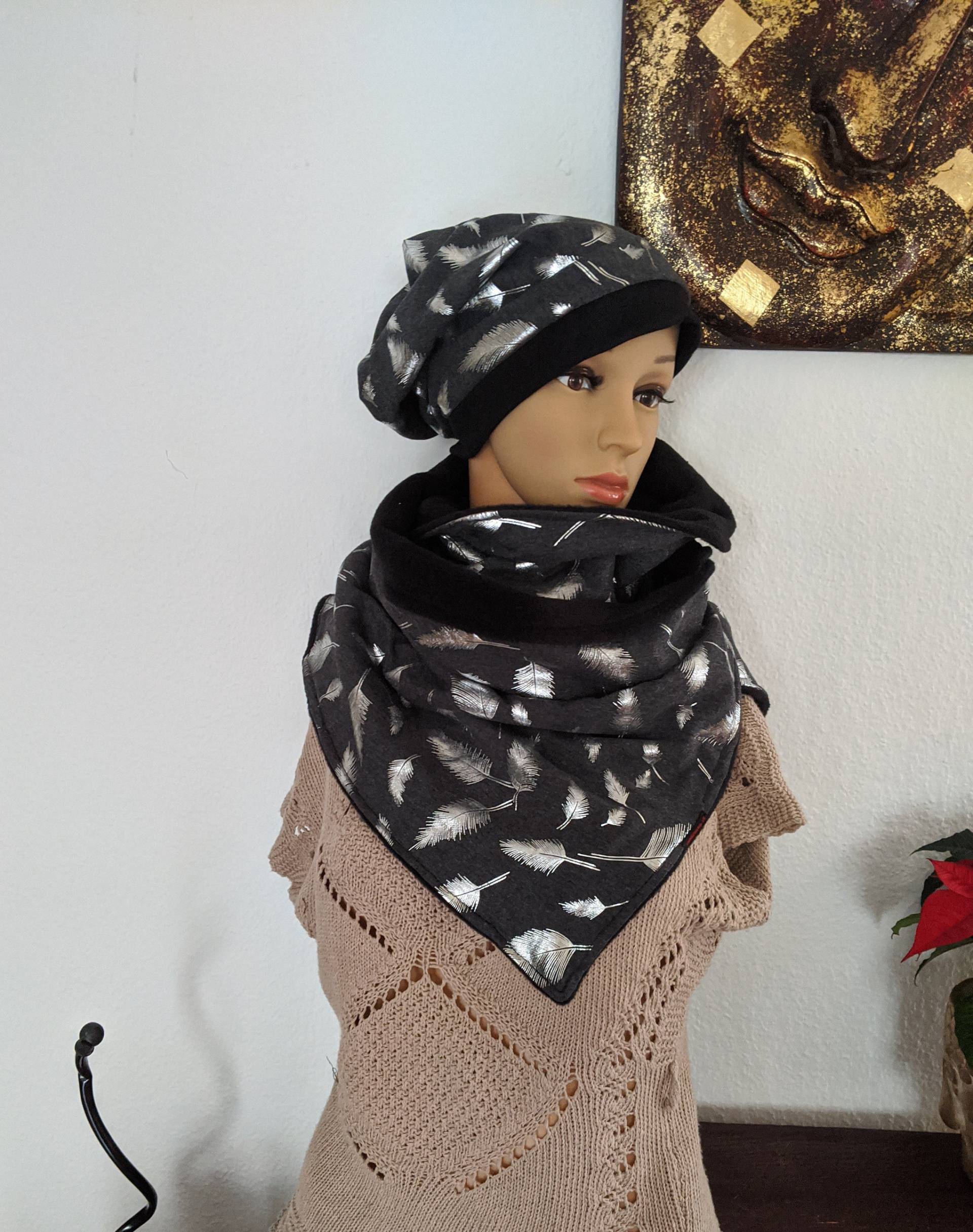 Ein Wickelschal Beanie Mütze Set von AihandmadeDesign