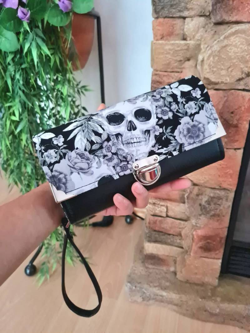 Eine Xl Geldbörse Mit Umlaufenden Reißverschluss Münzfach von AihandmadeDesign