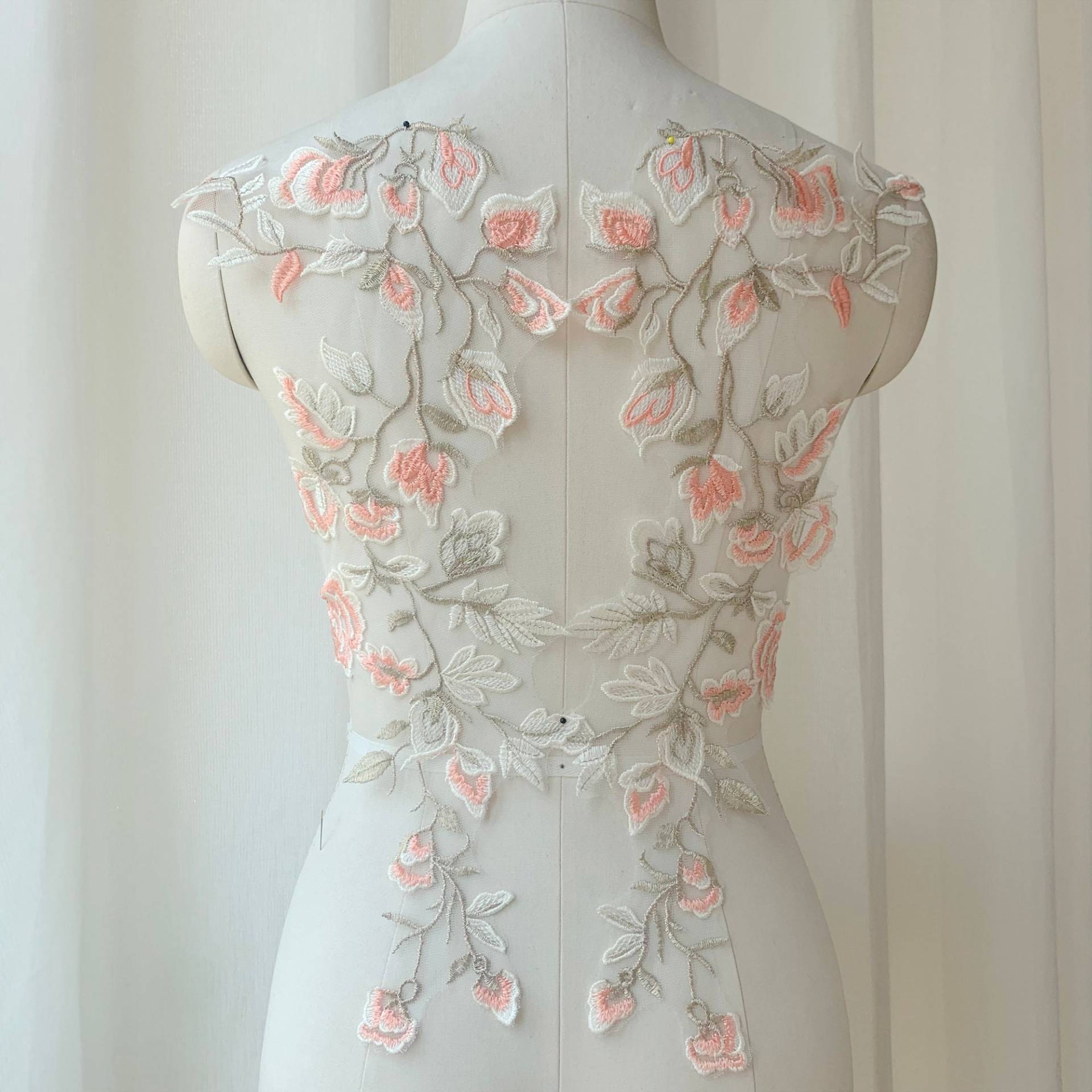 1 Paar Große Größe Orange Spitze Applikation, Braut Abend Farbe in Mit Gold von AilaMila