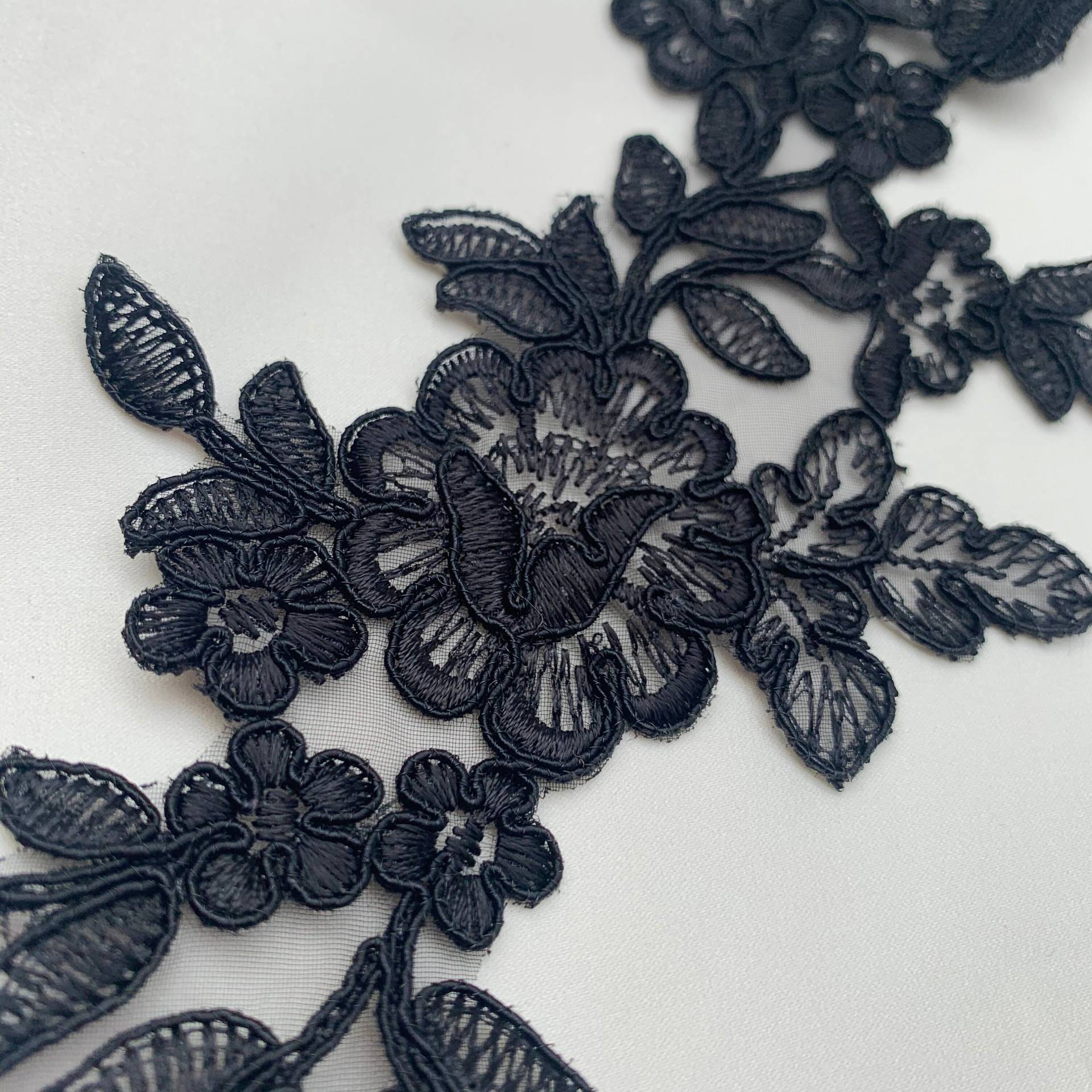 Schwarz Corded Alencon Braut Spitze Applikation, Verkaufen Von Stück, Nicht in Paaren, Nur Einzelne Stück von AilaMila