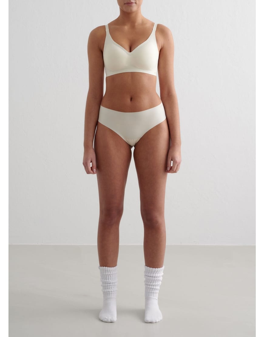 Aim'n - Almond White - Weicher, knapper Hipster-Slip in Mandelweiß von Aim'n