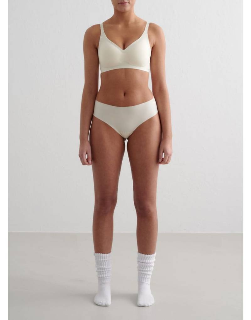 Aim'n - Almond White - Weicher, knapper Hipster-Slip in Mandelweiß von Aim'n