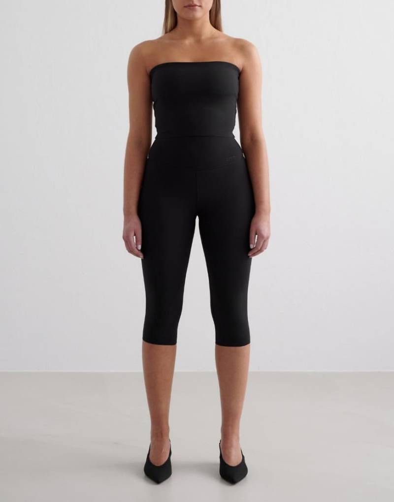 Aim'n - Black Sense - Capri-Leggings in Schwarz Aim'n - Black Sense - Capri-Leggings in Schwarz von Aim'n