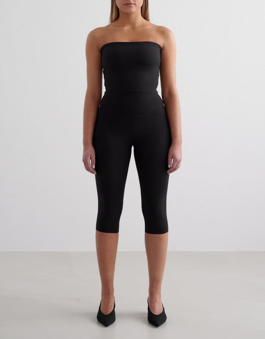 Aim'n - Black Sense - Capri-Leggings in Schwarz Aim'n - Black Sense - Capri-Leggings in Schwarz von Aim'n
