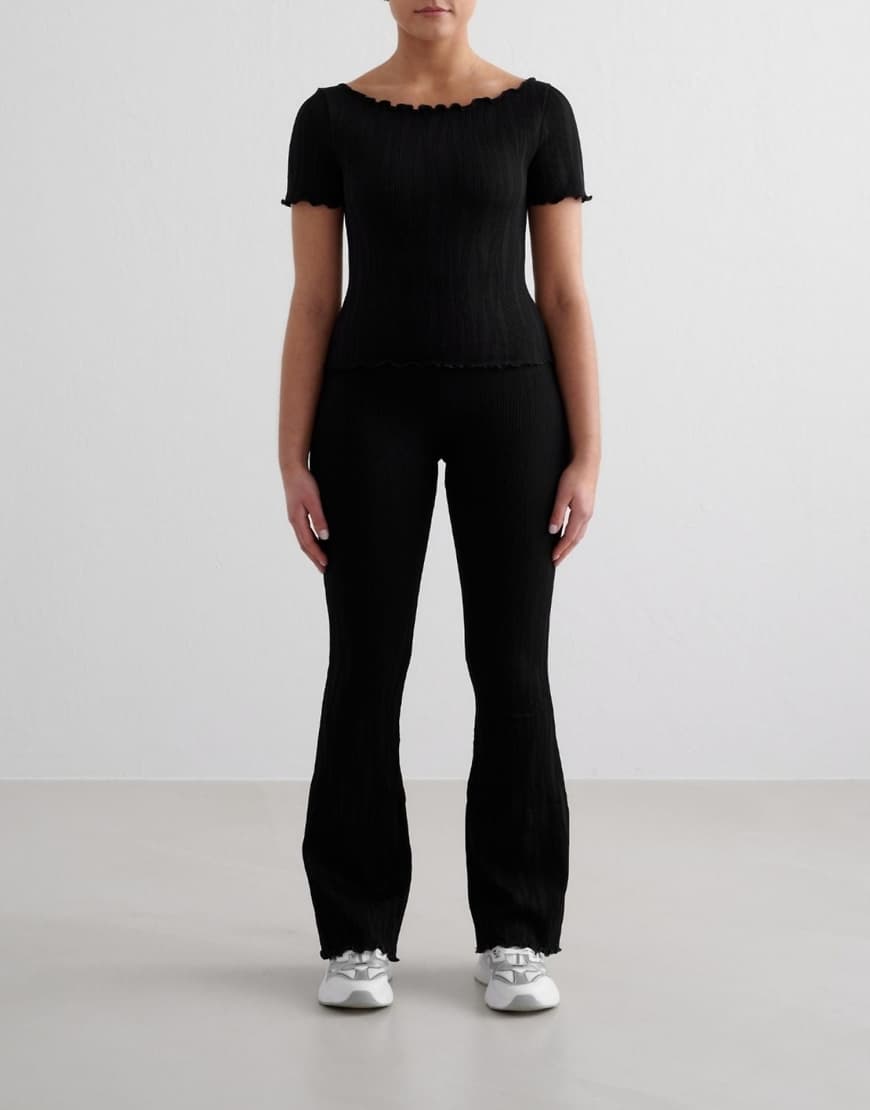 Aim'n - Black Tulip - Ausgestellte Leggings in Schwarz Aim'n - Black Tulip - Ausgestellte Leggings in Schwarz von Aim'n