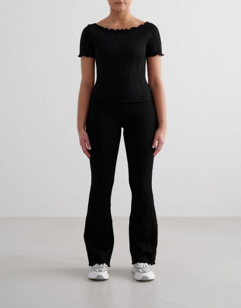 Aim'n - Black Tulip - Ausgestellte Leggings in Schwarz von Aim'n