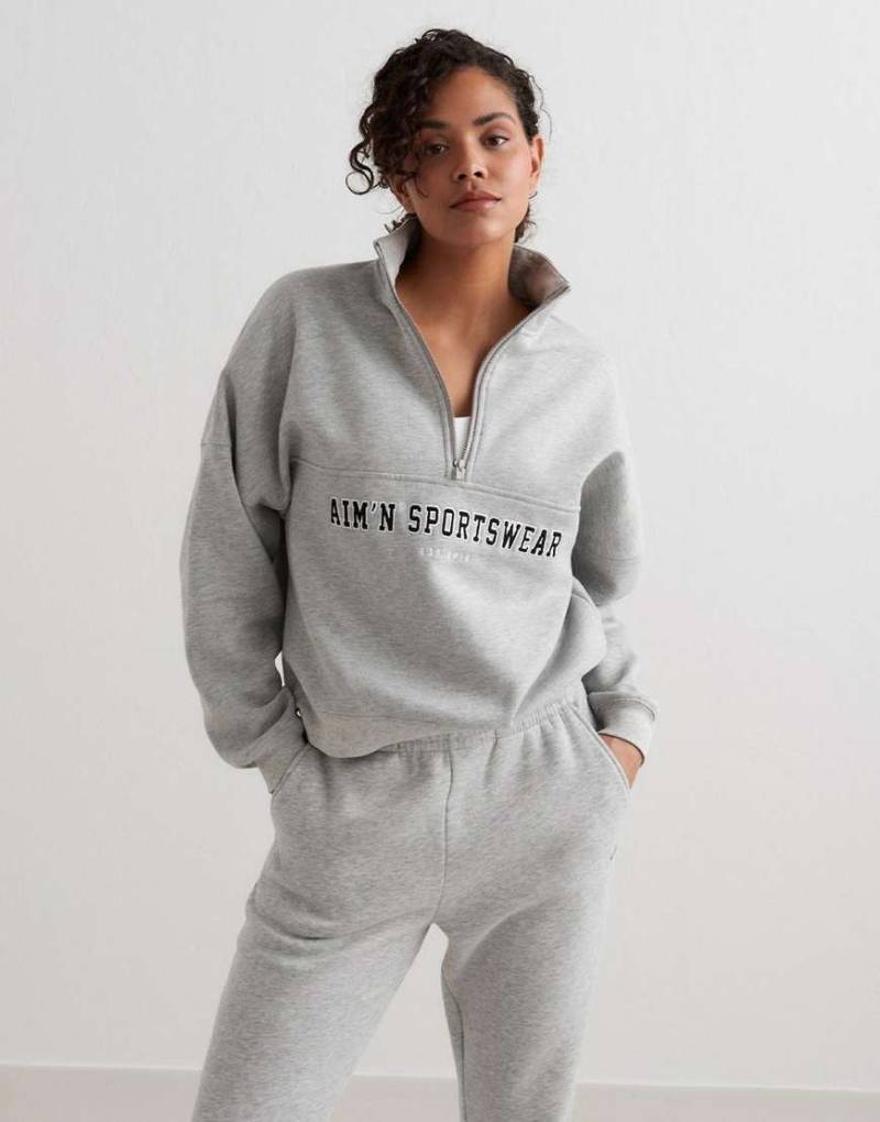 Aim'n - College-Sweatshirt in Grau meliert mit kurzem Reißverschluss von Aim'n