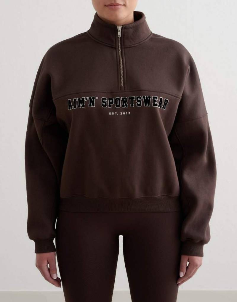 Aim'n - College-Sweatshirt in Schokobraun mit halblangem Reißverschluss-Brown von Aim'n