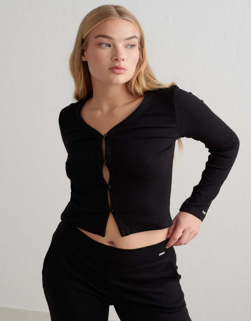 Aim'n - Ease - Gerippte Strickjacke in Schwarz von Aim'n