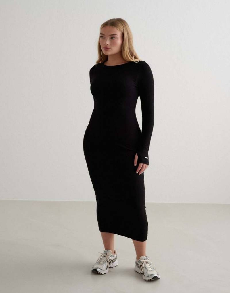 Aim'n - Ease - Geripptes, langärmliges Kleid in Schwarz von Aim'n