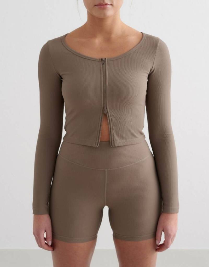 Aim'n - Gerippte Performance-Strickjacke in Nougatbraun mit Reißverschluss von Aim'n