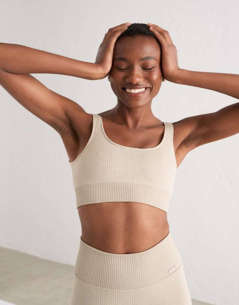 Aim'n - Gerippter, nahtloser BH in Beige-Neutral von Aim'n