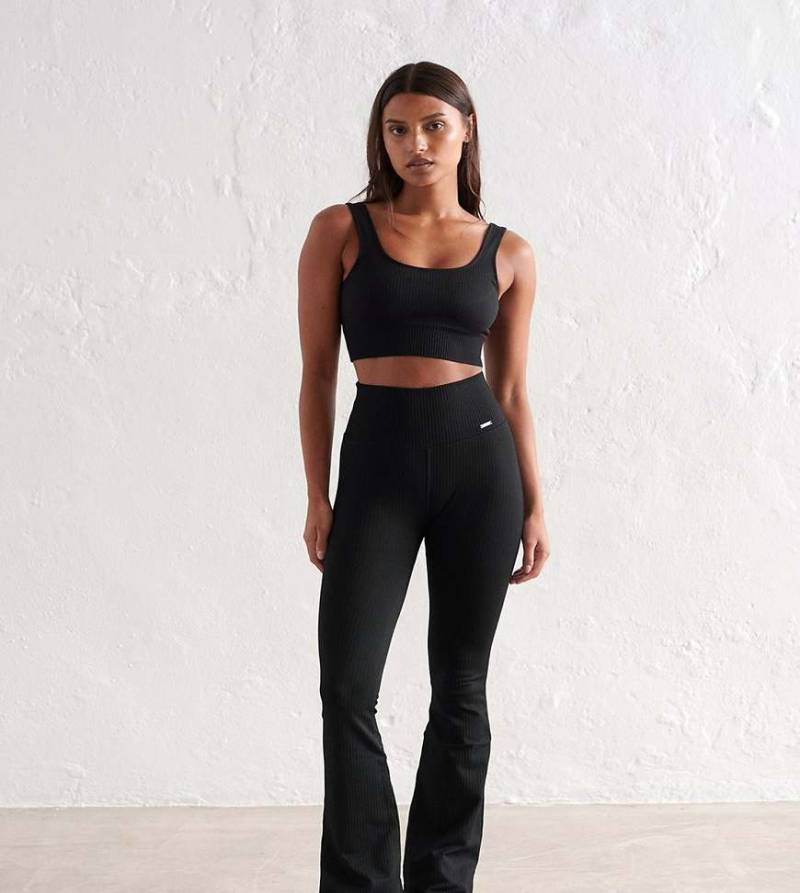 Aim'n - Ribbed Seamless Petite - Nahtlose, gerippte und ausgestellte Leggings in Schwarz von Aim'n